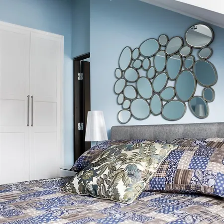 Sleep In Apartment *